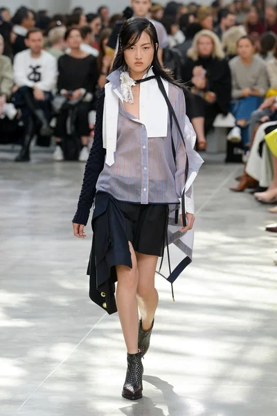 Look 16